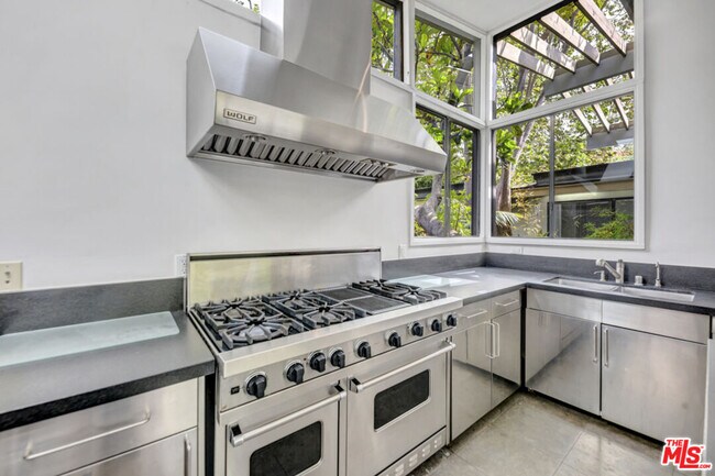 Building Photo - 30611 Las Estrellas Dr