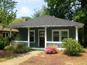 Building Photo - Spectacular Bungalow, Right Outside Uptown!