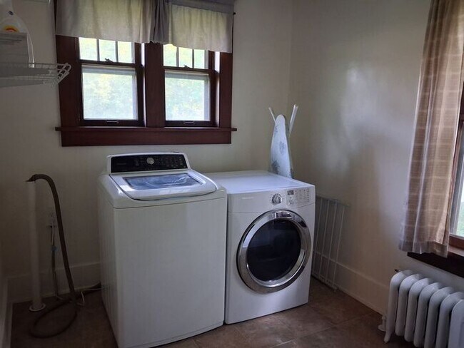 Building Photo - 4 bedroom home in Galien, MI