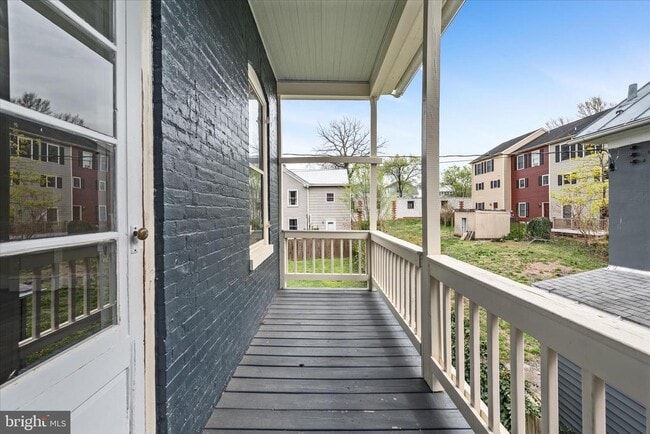 Building Photo - 402 S Loudoun St