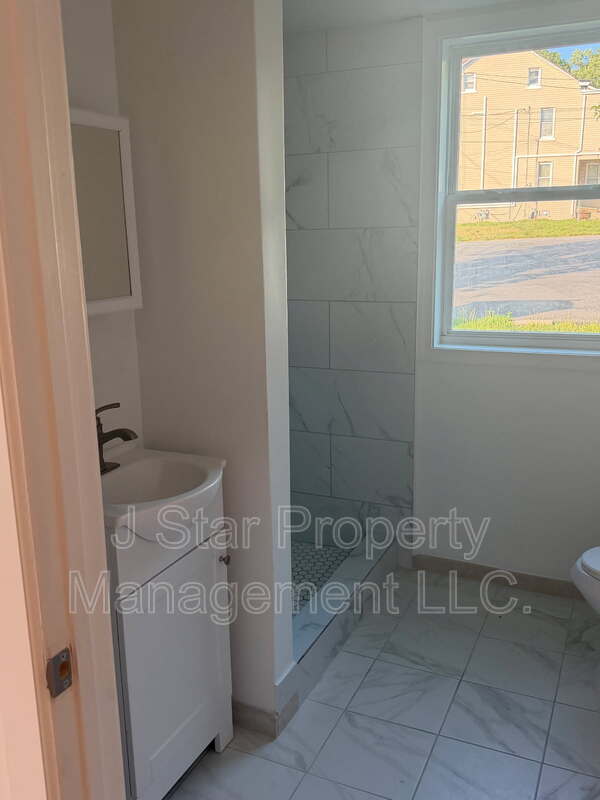 Building Photo - 2851 Kutztown Rd