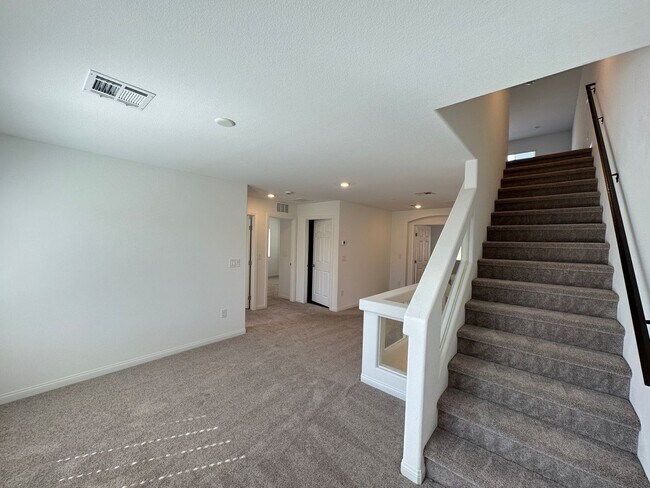 Building Photo - Robindale & Westwind