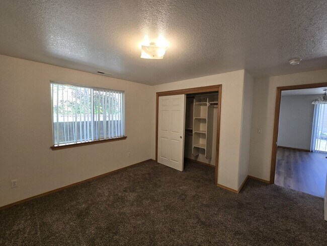 Building Photo - 514 Maylea Pl