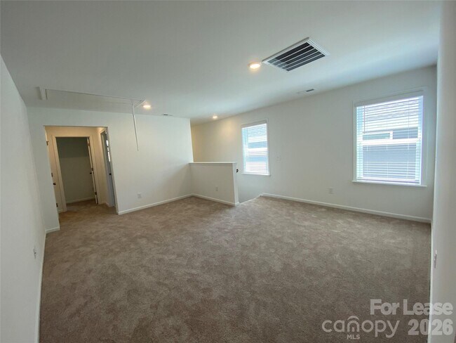 Building Photo - 14057 Lake Home Ln