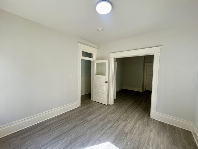 Building Photo - Ground floor Nob Hill 3BR + Office | Avail...