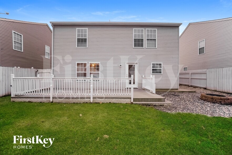 Building Photo - 10814 Albertson Dr