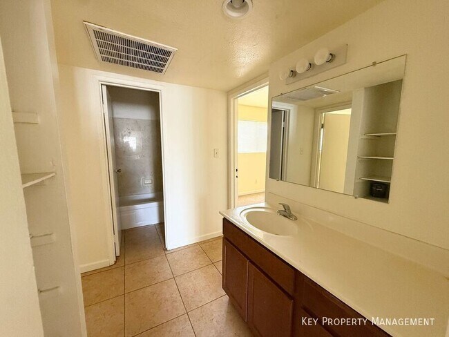 Building Photo - 1309 N 23rd St