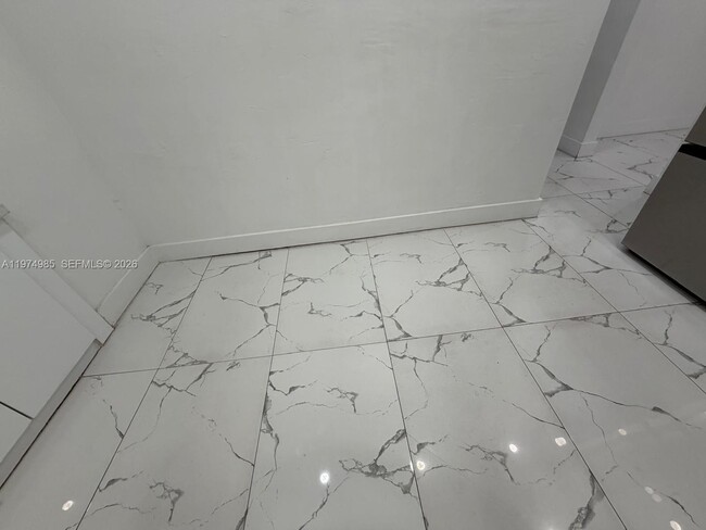 Building Photo - 345 SW 49th Ave