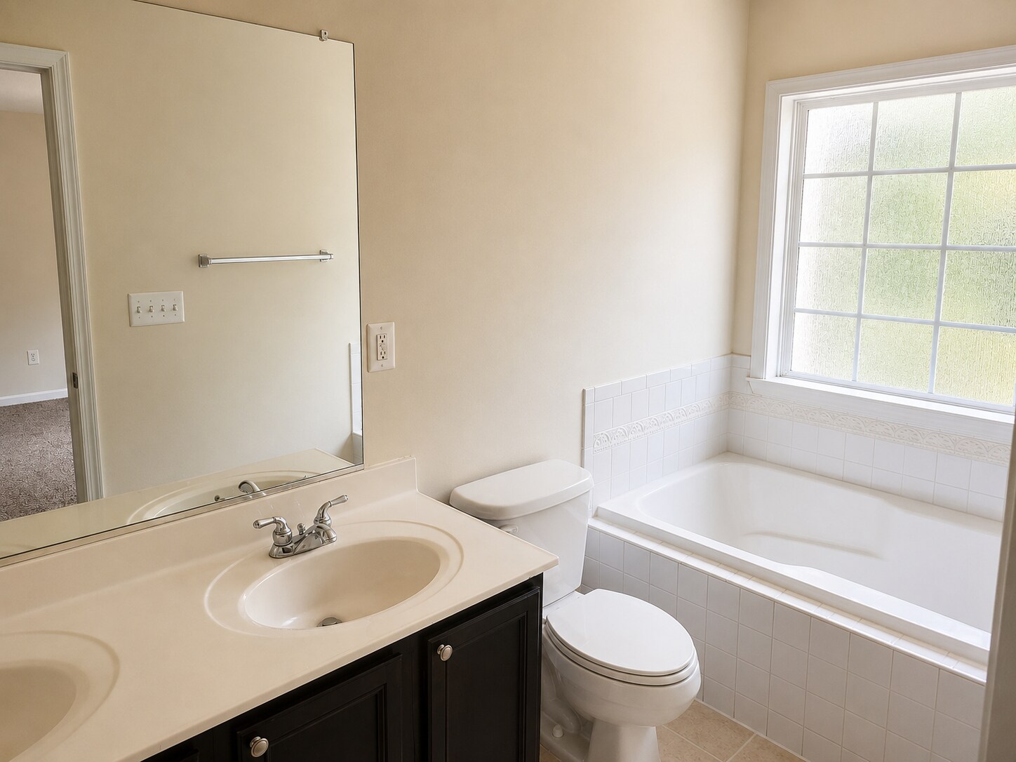 Main bathroom - 109 Coral Reef Ct