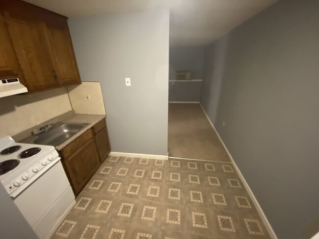 Building Photo - 134 W Main St