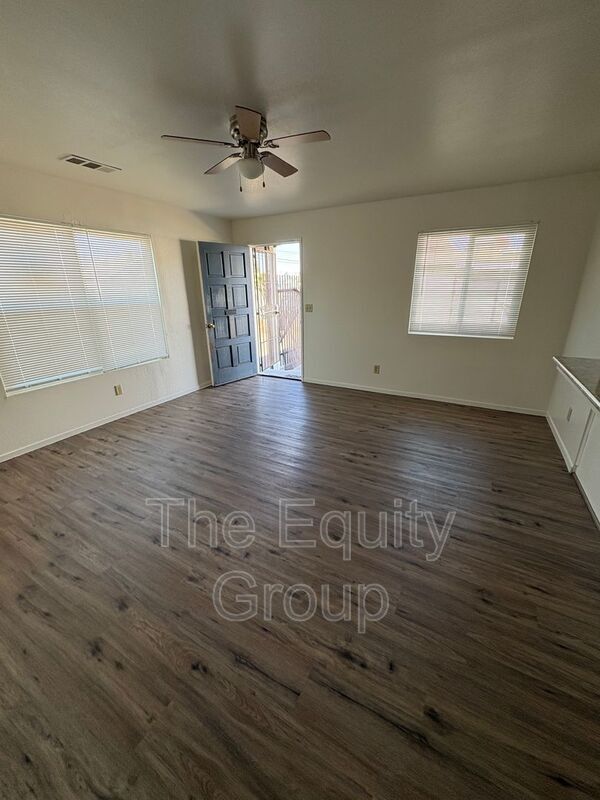 Building Photo - 700 E Tulare Ave