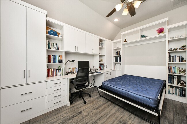 Building Photo - 2206 Forest Trace Ln