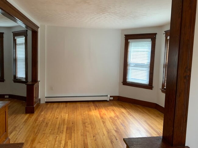 Building Photo - 33 Bedford Ave
