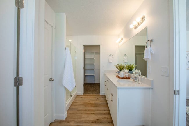 Building Photo - 642 E 460 S