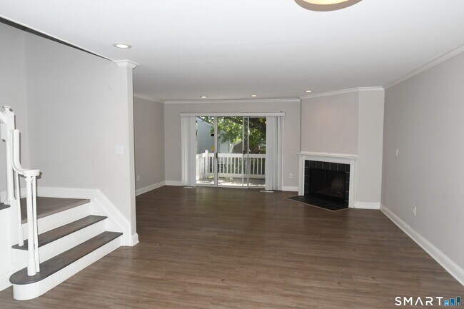 Building Photo - 3977 Park Ave