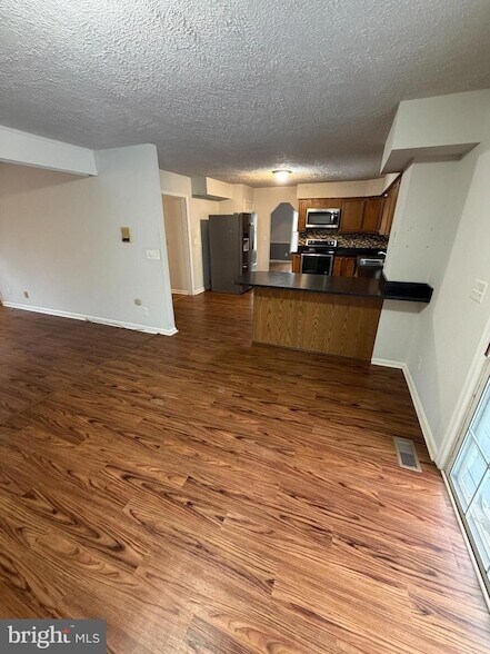 Building Photo - 4 Bryant Blvd