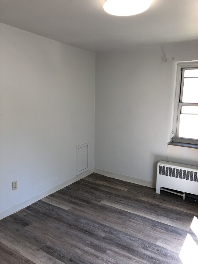 Building Photo - 308 N Mercer St