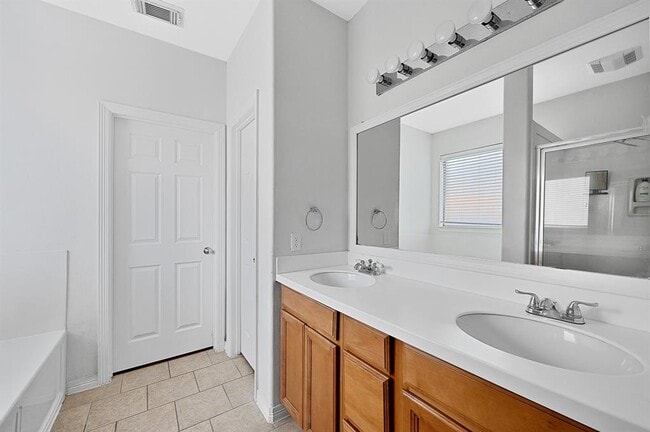 Building Photo - 8803 Peach Oak Crossing