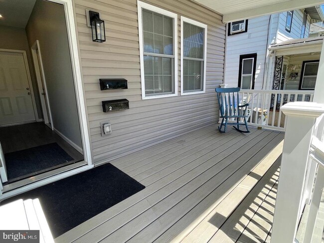 Building Photo - 250 W Bridge St