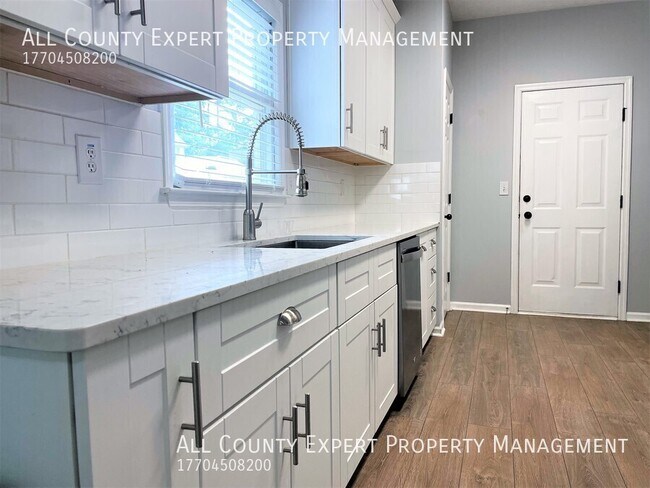 Building Photo - 110 Pinion Cir