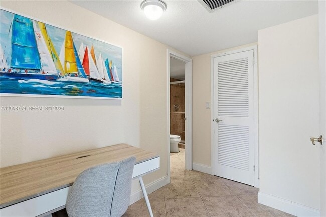 Building Photo - 2030 S Ocean Dr