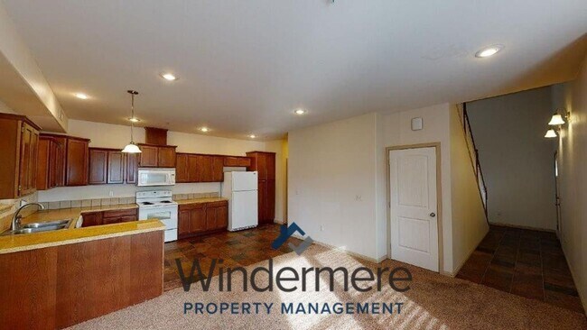 Building Photo - coll1100