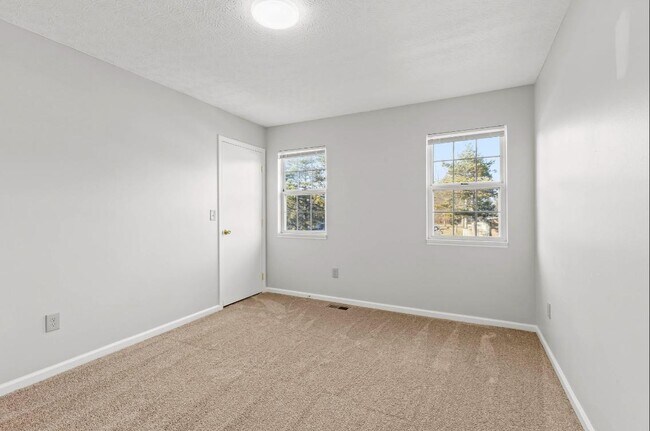 Building Photo - 2447 Brady Commons Dr