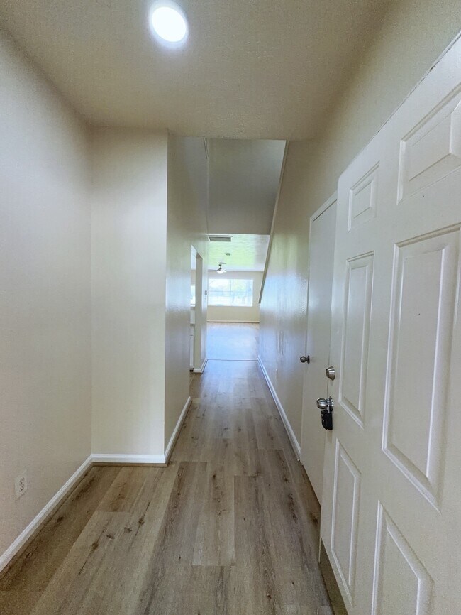 Building Photo - 6656 Sharpstown Green Cir