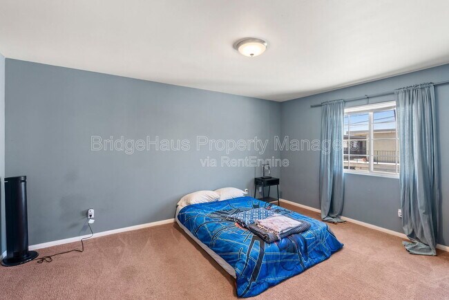 Building Photo - 832 Georgia St