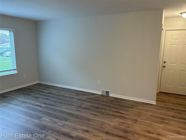 Building Photo - 18574 Masonic