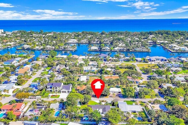 Building Photo - 3210 Palm Dr