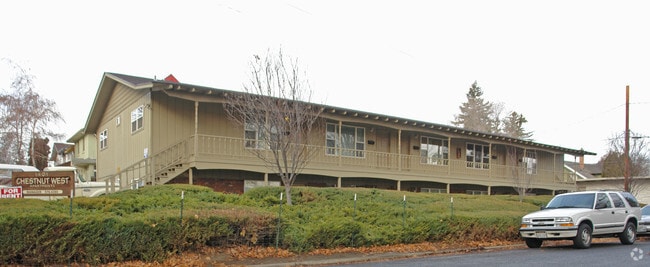 Primary Photo - 1401 W Chestnut Ave