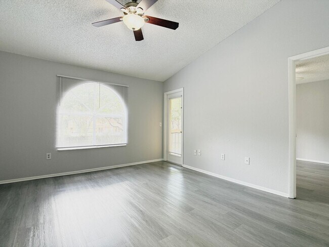 Building Photo - Limited-Time Offer! Sign a lease by July 1, 2026, and receive ½ off your second month’s rent! Pri...