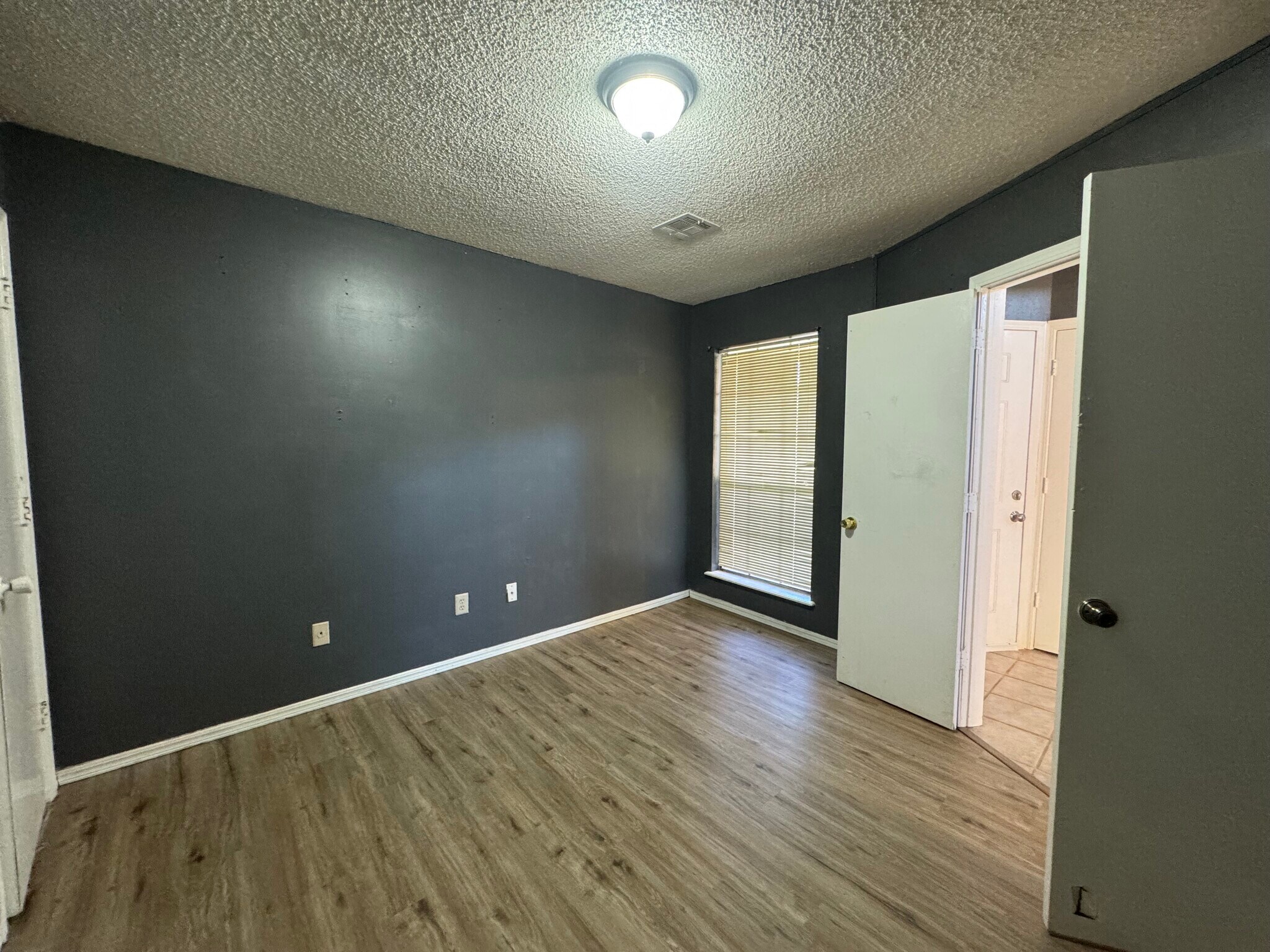 Building Photo - 7740 Doris Dr