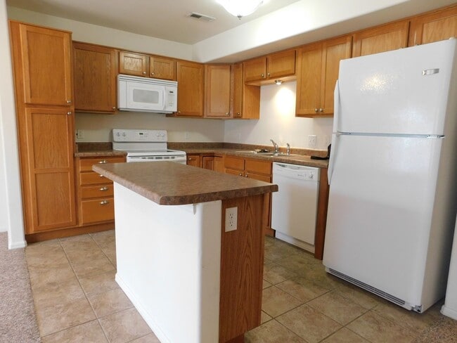 Building Photo - Townhome North GJ!!