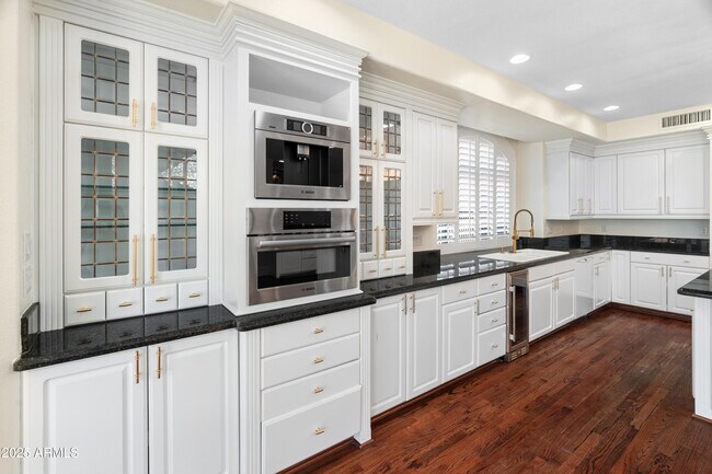 Building Photo - 5820 W Del Lago Cir