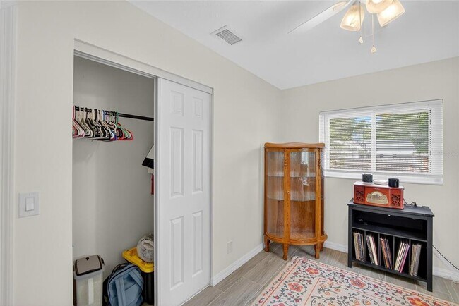 Building Photo - 1601 Alder Way