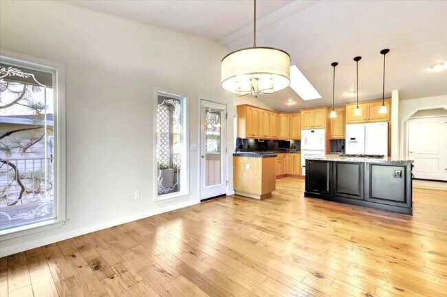 Building Photo - Golf Course 3/2 home in Lake Wildwood, Pen...
