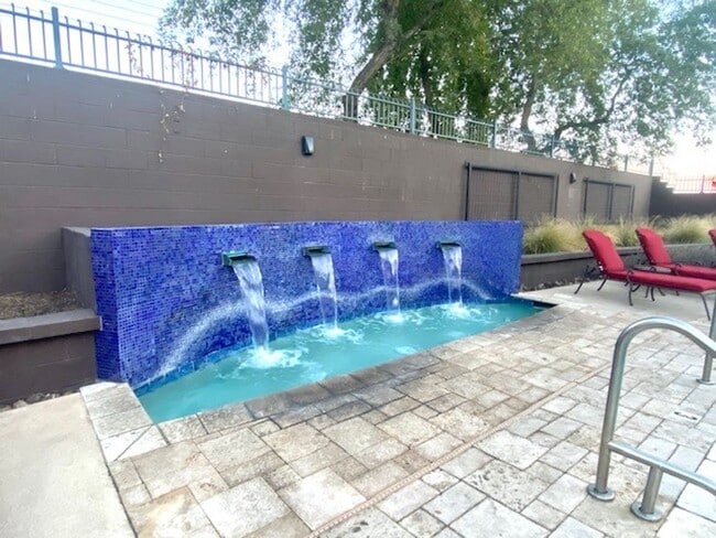 Building Photo - Downtown Phoenix