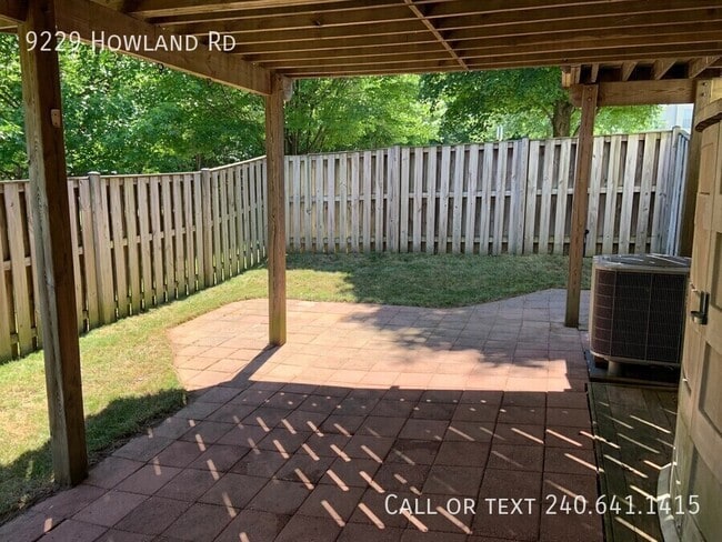 Building Photo - 9229 Howland Rd