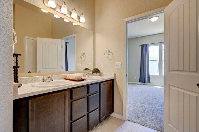 Building Photo - STUNNING RANCHER IN STERLING RANCH WITH MOUNTAIN VIEWS!!!!