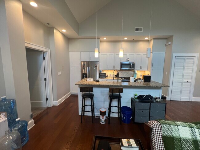 Building Photo - 2 Fall Pippin Ln