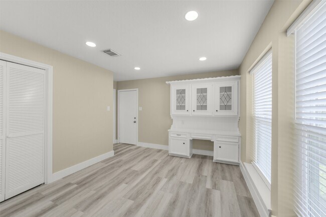 Building Photo - 4138 Club Valley Dr