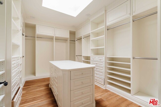 Building Photo - 685 San Lorenzo St