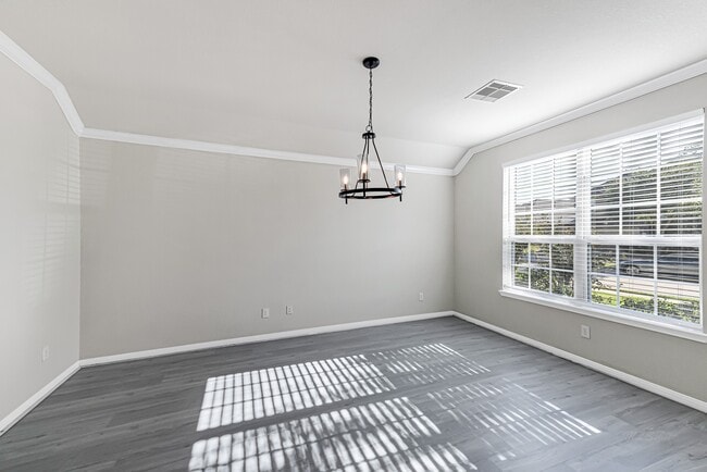 Building Photo - 4834 Oak Rambling Dr