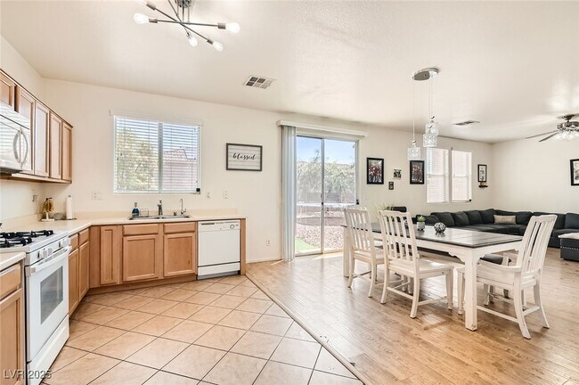 Building Photo - 8252 S Pearl Oasis Ct