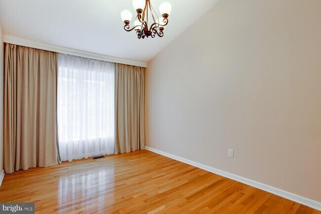 Building Photo - 21707 Leatherleaf Cir