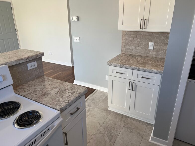 Building Photo - 2204 Arizona Ave