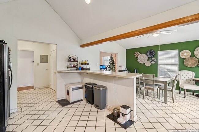 Building Photo - 2709 W Craig Pl