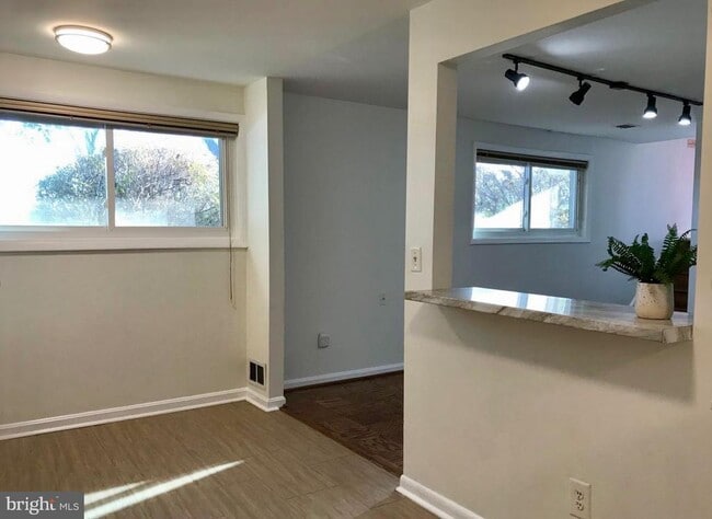 Building Photo - 4917 McCall St